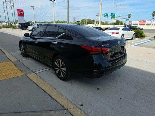 2022 Nissan Altima 2.5 SV