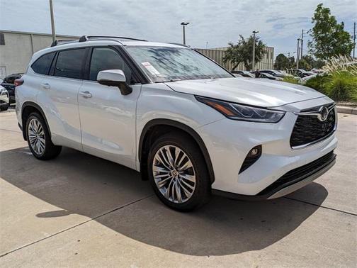2023 Toyota Highlander Platinum