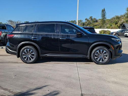 2023 INFINITI QX60 Pure