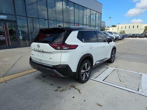 2023 Nissan Rogue SL