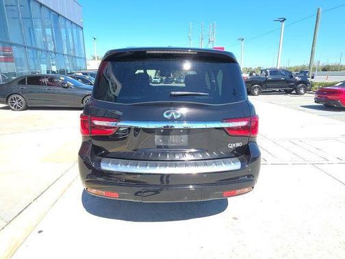 2018 INFINITI QX80 Base