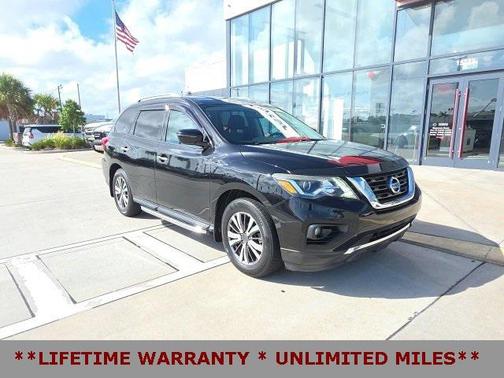 2017 Nissan Pathfinder SV