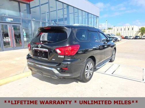 2017 Nissan Pathfinder SV