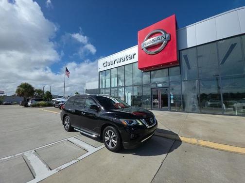 2017 Nissan Pathfinder SV