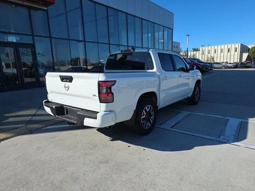 2024 Nissan Frontier SL