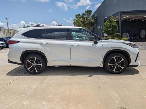 2022 Toyota Highlander XSE