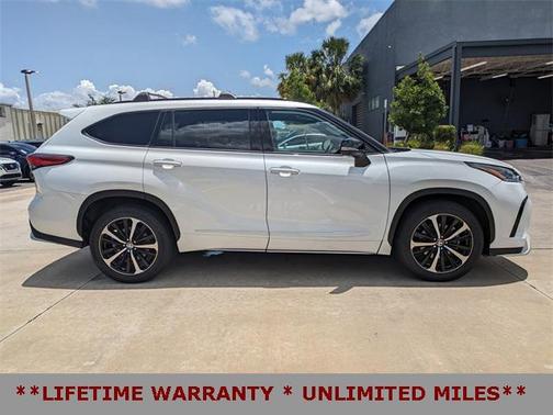 2022 Toyota Highlander XSE