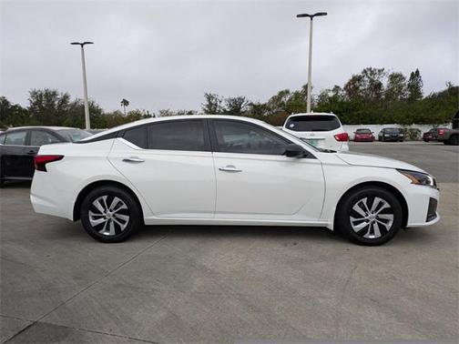 2025 Nissan Altima S FWD