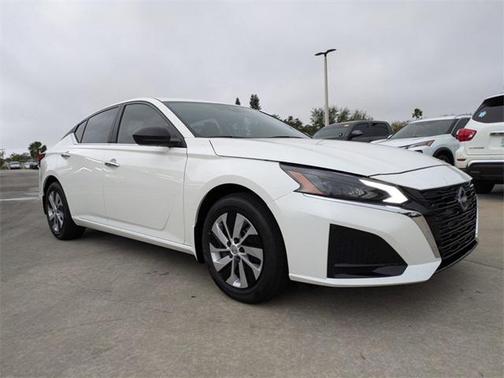 2025 Nissan Altima S FWD