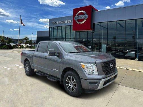 2023 Nissan Titan SV