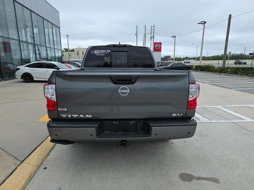 2023 Nissan Titan SV