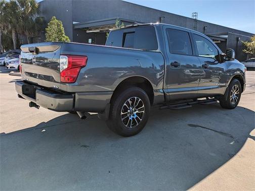 2023 Nissan Titan SV