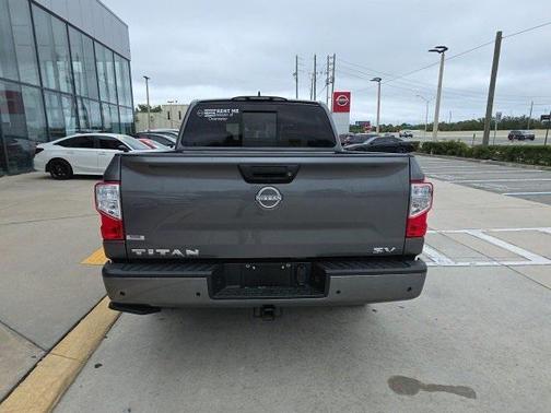 2023 Nissan Titan SV