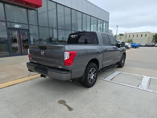 2023 Nissan Titan SV