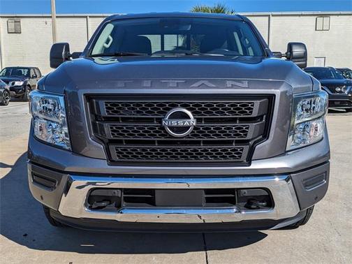 2023 Nissan Titan SV