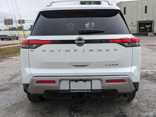 2025 Nissan Pathfinder Platinum FWD