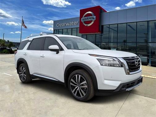 2025 Nissan Pathfinder Platinum FWD