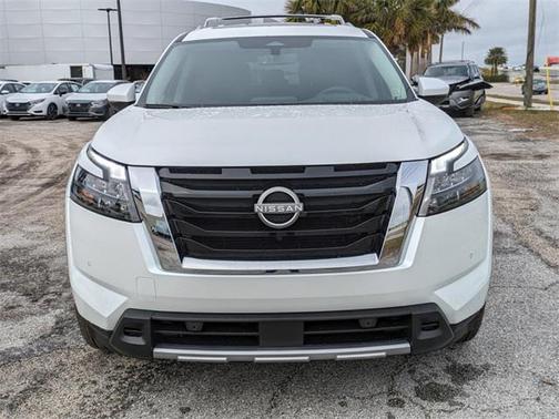 2025 Nissan Pathfinder Platinum FWD