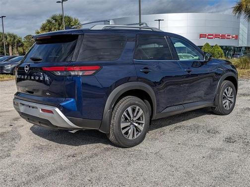 2025 Nissan Pathfinder SL FWD