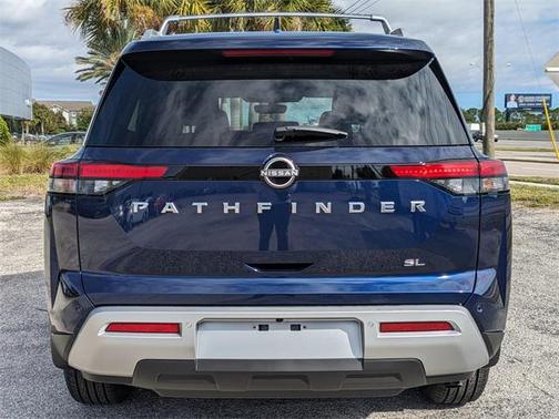 2025 Nissan Pathfinder SL FWD
