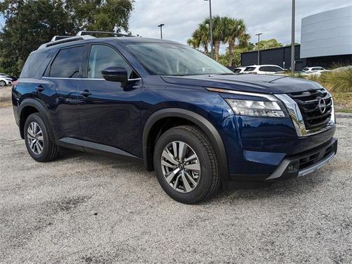 2025 Nissan Pathfinder SL FWD