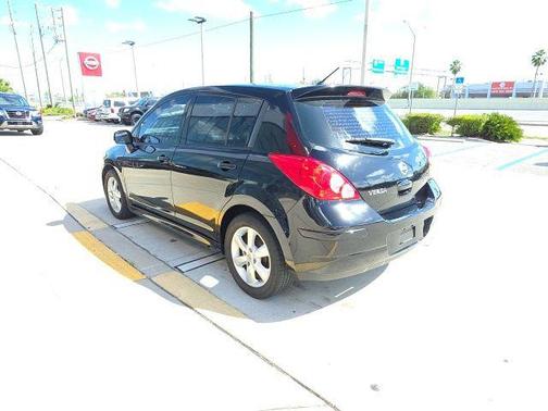 2011 Nissan Versa 1.8 SL