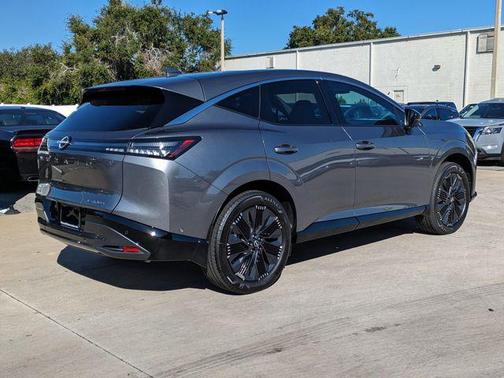 Gun Metallic 2026 Nissan Murano Platinum
