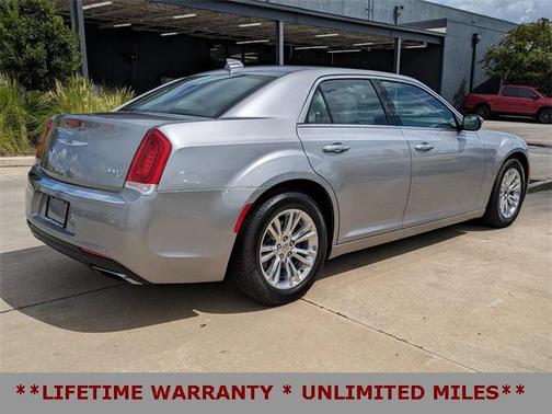 2017 Chrysler 300C Base