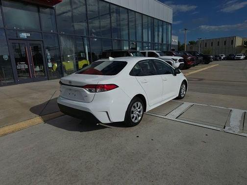 Ice Cap 2025 Toyota Corolla LE