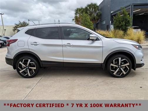 2022 Nissan Rogue Sport SL