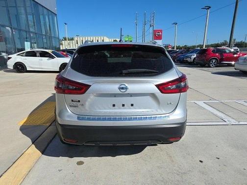 2022 Nissan Rogue Sport SL