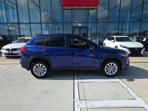 2024 Toyota Corolla Cross LE