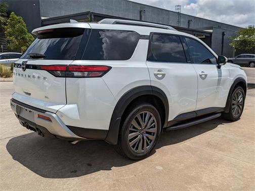 2025 Nissan Pathfinder SL FWD