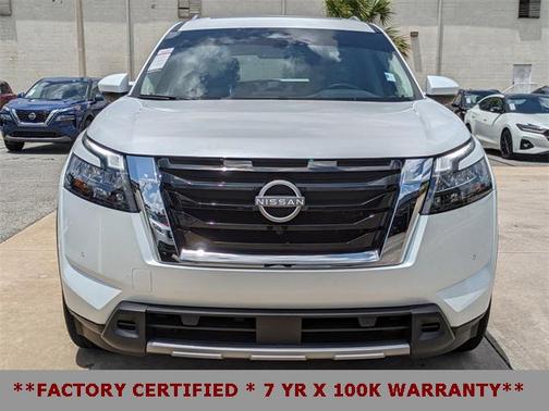 2025 Nissan Pathfinder SL FWD