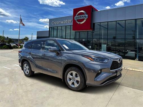 2022 Toyota Highlander LE