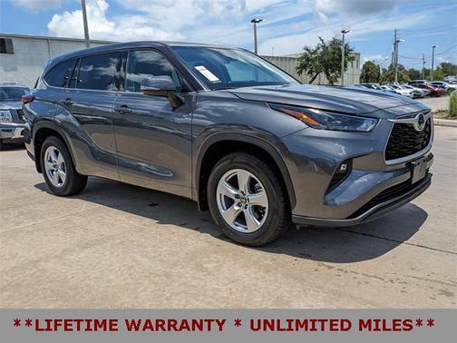 2022 Toyota Highlander LE