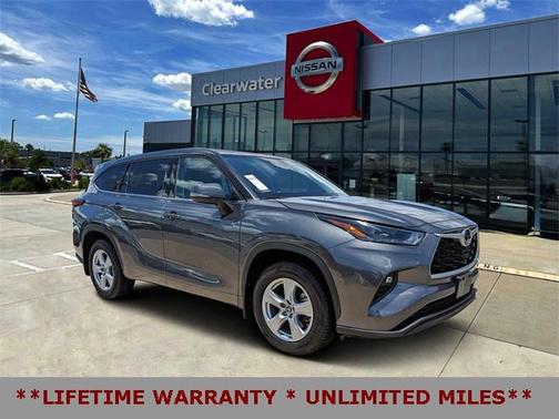 2022 Toyota Highlander LE