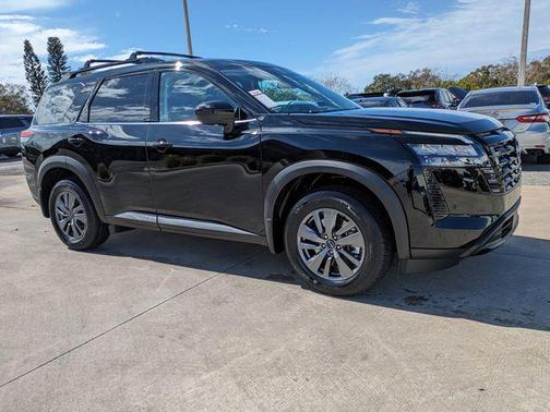 2026 Nissan Pathfinder SV