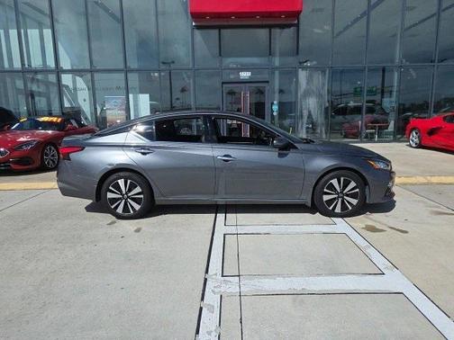 2020 Nissan Altima 2.5 SV
