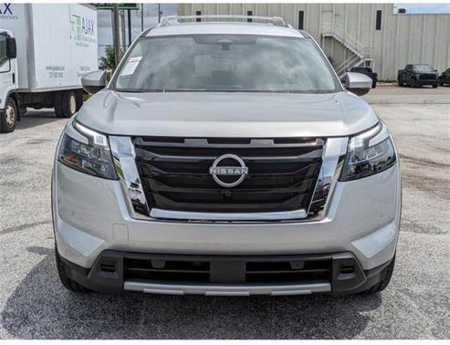 2025 Nissan Pathfinder SL FWD
