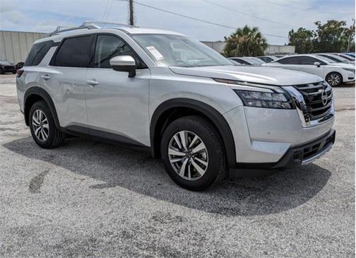 2025 Nissan Pathfinder SL FWD