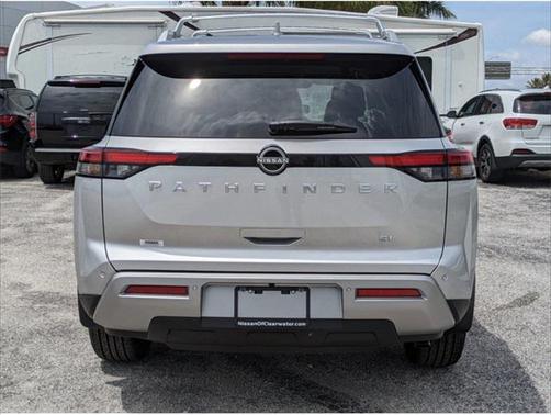 2025 Nissan Pathfinder SL FWD