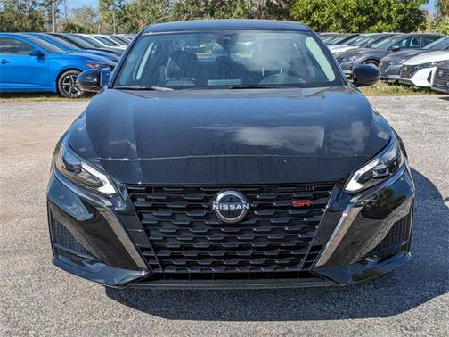 2025 Nissan Altima SR FWD