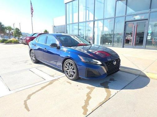 2023 Nissan Altima SR VC-Turbo FWD