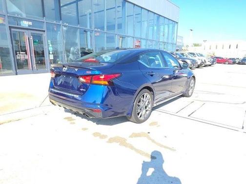 2023 Nissan Altima SR VC-Turbo FWD