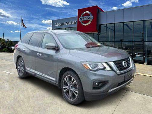 2017 Nissan Pathfinder Platinum