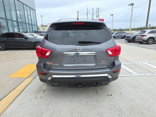 2017 Nissan Pathfinder Platinum