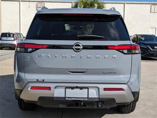 2025 Nissan Pathfinder Platinum FWD