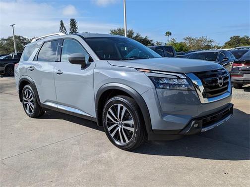 2025 Nissan Pathfinder Platinum FWD