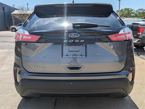 2021 Ford Edge SE